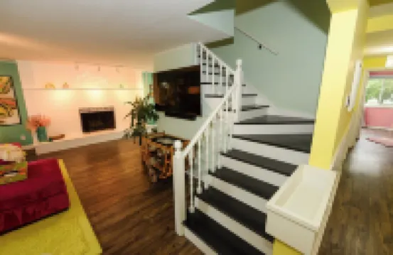 Colorful & Fun 3br/2ba GEM in East Tawas - Close to Sand, Shops, and Sunrises!