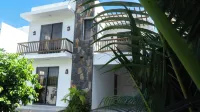 Garuda Villa: 4BR luxury with private pool, terrace, WiFi & modern amenities! Hoteles en 