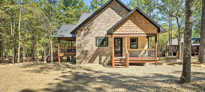 Modern Broken Bow Cabin, Near Lake and Wineries Hoteles en Broken Bow
