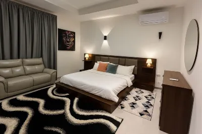 Luxury 3BR Apt Near Ngor Beach Balcony & Wi-Fi Các khách sạn ở 