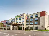 홀리데이 인 익스프레스 밀워키 웨스트 앨리스 바이 IHG 밀러 공원 주변 호텔