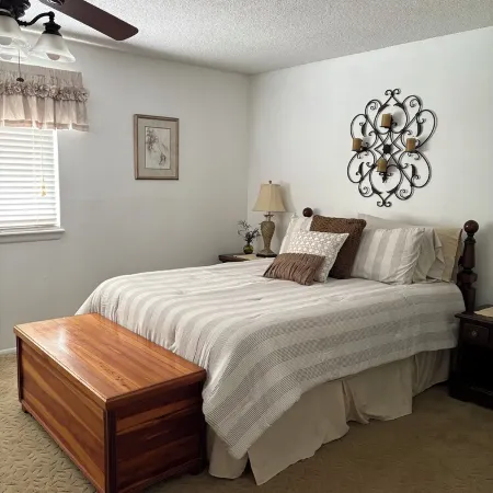 Riverbend - 2 Bedroom waterfront condo with spectacular views!!