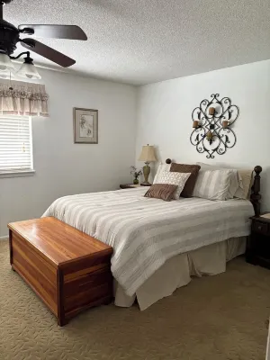 Riverbend - 2 Bedroom waterfront condo with spectacular views!!