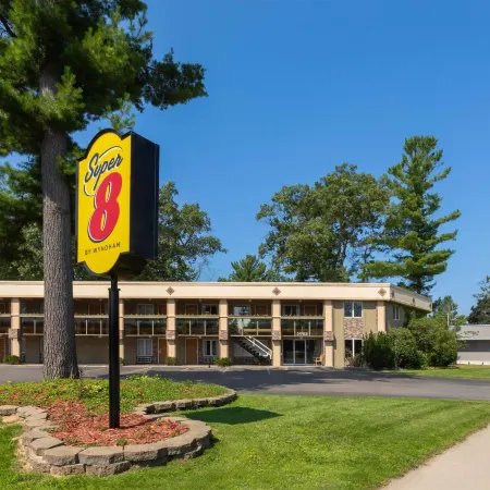 Super 8 by Wyndham Traverse City