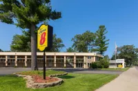 Super 8 by Wyndham Traverse City Các khách sạn ở Thành phố Traverse