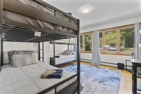 Open Concept Living and Cozy Ambiance - Inviting Spacious Haven