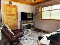 2 bdrm, 3 beds. Quiet Retreat. Fenced in Unit, pet friendly! Hotels in Brule County