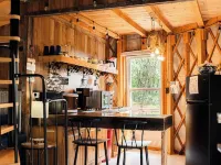 "Simply Serenity Yurt"- Unique Mountain Getaway w/ Hot Tub on Blue Ridge Parkway Hotels in Piper Gap