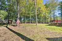 Countryside Cabin Retreat w/ Outdoor Kitchen! - parking