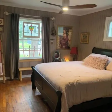The Mermaid Inn Beach Cottage, Seabrook, NASA, Kemah, Pet Friendly!