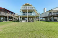 Ocean Access and BBQ Pit Surfside Beach Family Home - Pet friendly