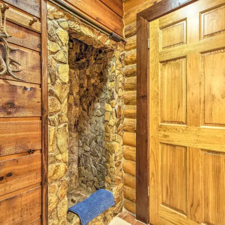 Log Cabin Sanctuary in Inverness w/ Furnished Deck