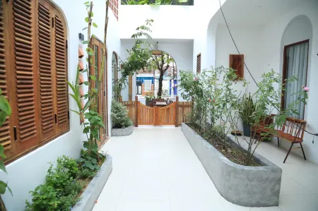 Memoir Café & Homestay Отели рядом с Аэропорт Туихоа