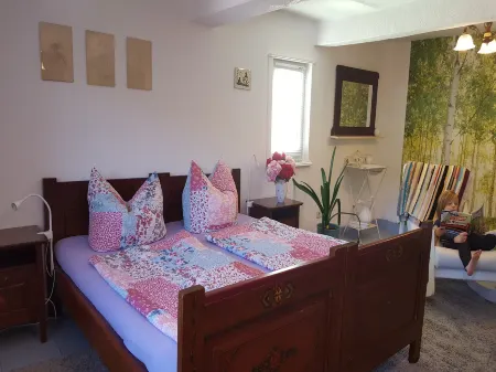 Holiday home with natural garden Отели в г. Унтервайд