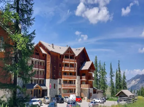 Apartment in Vars Near le Point Show