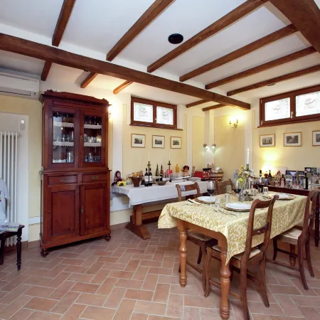 Cottage in Tuscany with Pool & Olive Groves