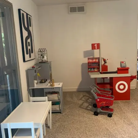 Beautiful family home in Fresno close to freeway and centrally located!