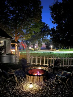 Lakefront Escape on Lakeshore Drive - Sleeps 6+