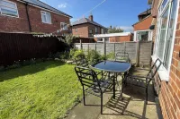 3 Bed House - Sleeps 5 - Wifi, Parking Hotel a Darlington
