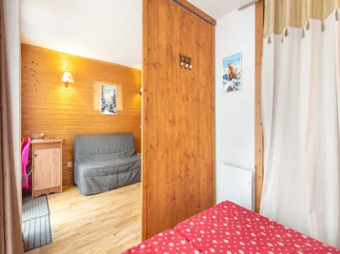 Ski-In Comfort with Scenic Views