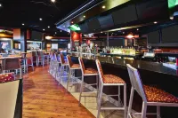 Holiday Inn & Suites CHICAGO NORTHWEST - ELGIN by IHG - bar