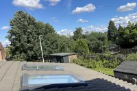 4 Bed House Sleeps 8 - Enclosed Garden - Parking - Park Yeri