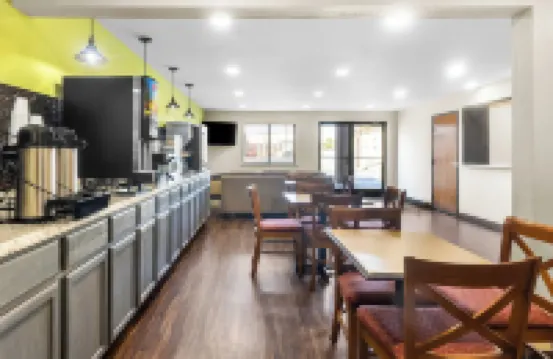 ทราเวล อินน์ แอนด์ สวีทส์ - ไซค์สตัน/ไมเนอร์ (ไอ-55 ออกทาง-67)