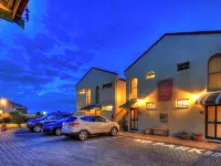 Stanley Village Waterfront Accommodation Hotels in Stanley