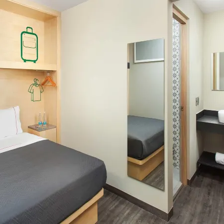 Hotel MX zocalo CDMX, Trademark Collection by Wyndham Отели рядом с достопримечательностью «Площадь Конституции»