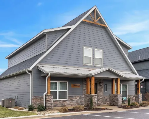 The Rock at Branson Cove 5 BDR on Table Rock! Hotels in Ridgedale