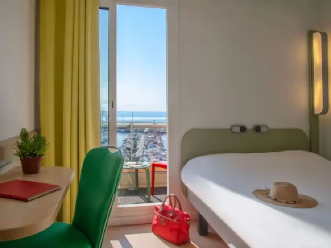 Hôtel Ibis Budget Menton Garavan Hôtels à proximité de : Gare de Ventimiglia