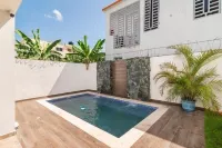 House with amazing pool  호텔