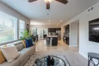 North Visalia Family Getaway – 5Br/3BA, Near Parks & Sequoia NP, Sleeps 10