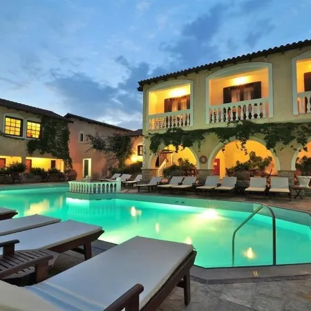Ino Hotel & Suites