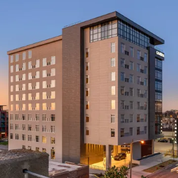 Cambria Hotel Nashville Midtown Отели рядом с достопримечательностью «Университет Вандербильта»
