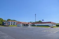 Motel 6 Stockbridge, GA - Hwy 138 W - parking