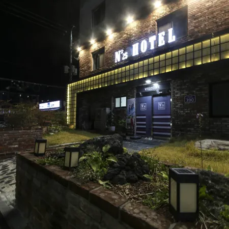 Busan Gijang No. 25 (Gyori) Отели рядом с достопримечательностью «Храм Пэкдуса»