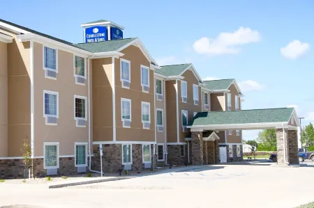 Cobblestone Hotel & Suites - Devils Lake