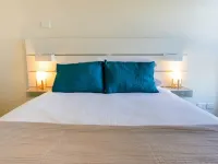 Spacious City Stay Near Lygon Street Dining - 3-Star