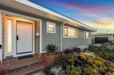 @marbella Lane-oceanfront Retreat w/ Stunning View