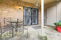 Easy ATL Access: Suburban Home Base w/ Patio - balcony