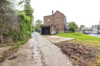 Cozy Getaway Quiet Neighborhood Near Dt 2 Bedroom Townhouse