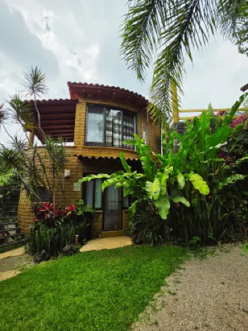 惠洛塔之巢小屋 住宿飯店