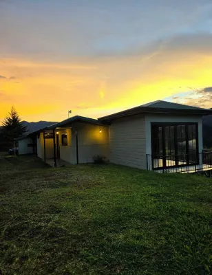 Cabaña en la Montaña Cerca del Parque Nacional Tapantí Orosi, Cartago Costa Rica Hotels in 