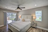 Canal-Front Cape Coral Home: Pool & Patio - Parkering