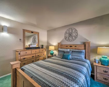 Cloudcroft Townhome w/ Deck - 1 Mi to Burro Ave! Hotels in Cloudcroft