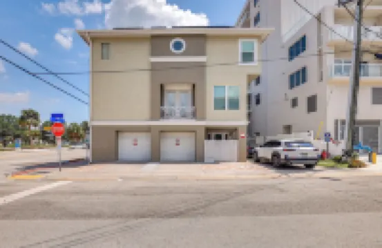 Clearwater Beach Hideaway Walkable Location!