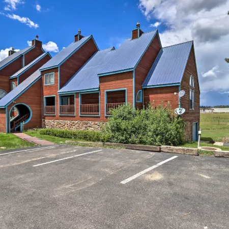 Peaceful Pagosa Springs Escape ~ 2 Mi to Lake