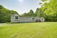 Secluded Ohio Getaway on 65 Acres! - balcony