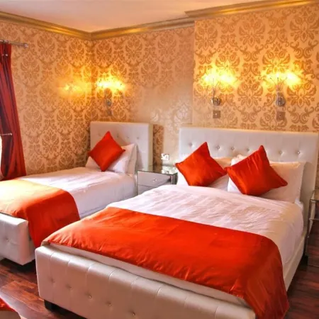 Crompton Guest House Отели рядом с достопримечательностью «Парк Остерли»